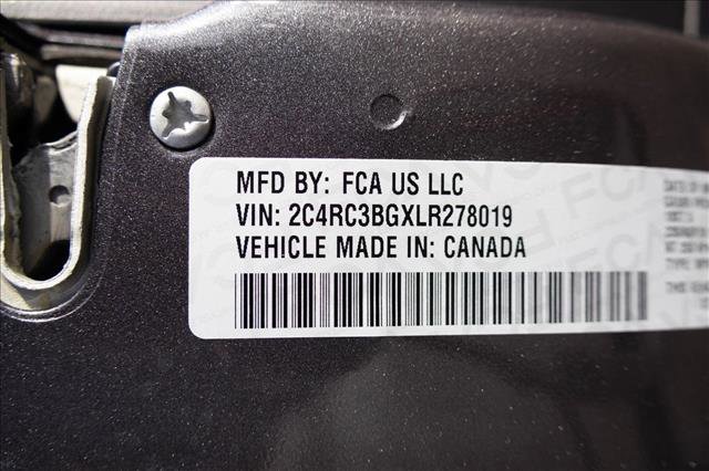 Used 2020 Chrysler Pacifica Touring-L image 27