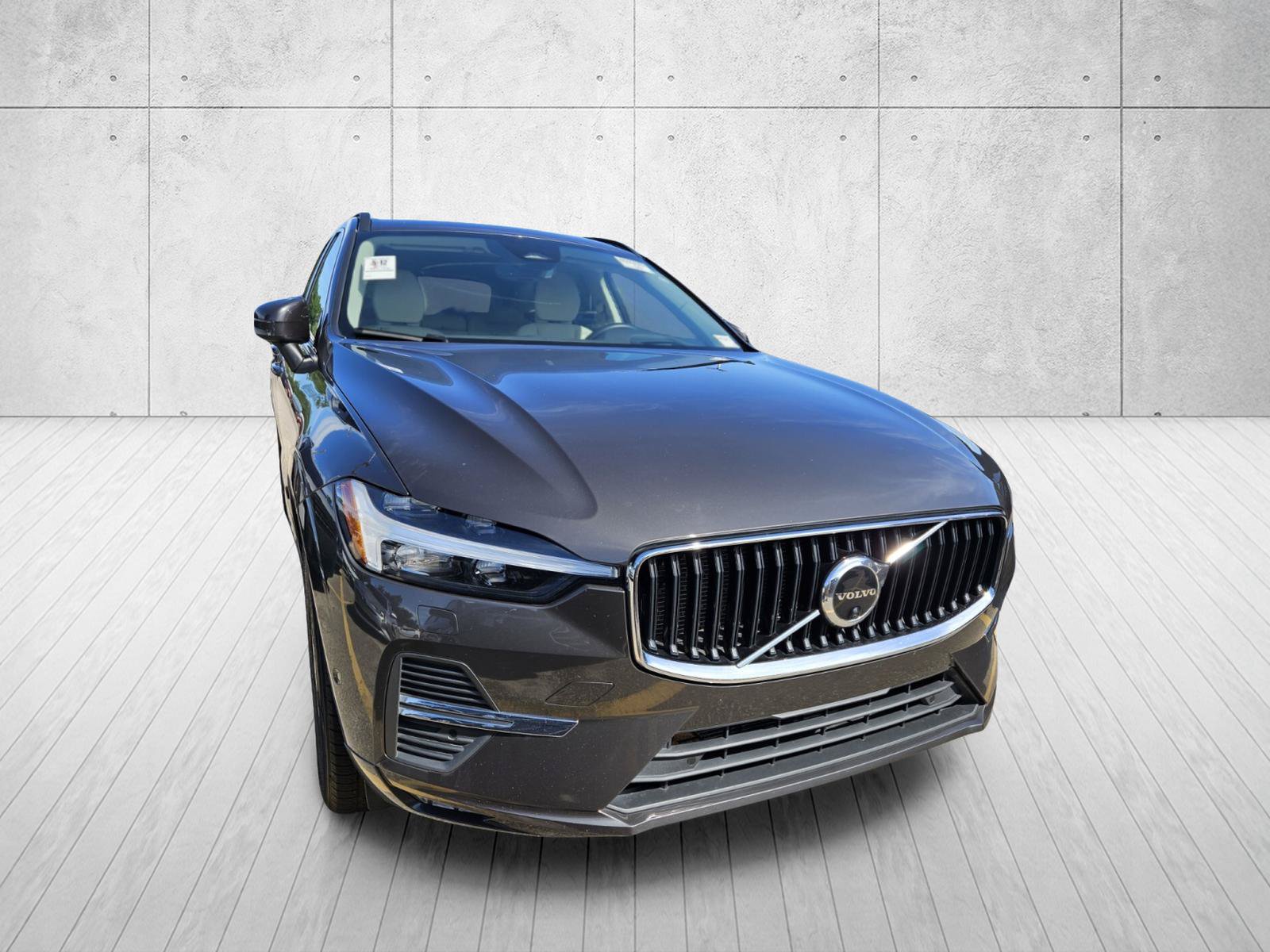 Used 2022 Volvo XC60 B5 Momentum AWD/4WD image 2