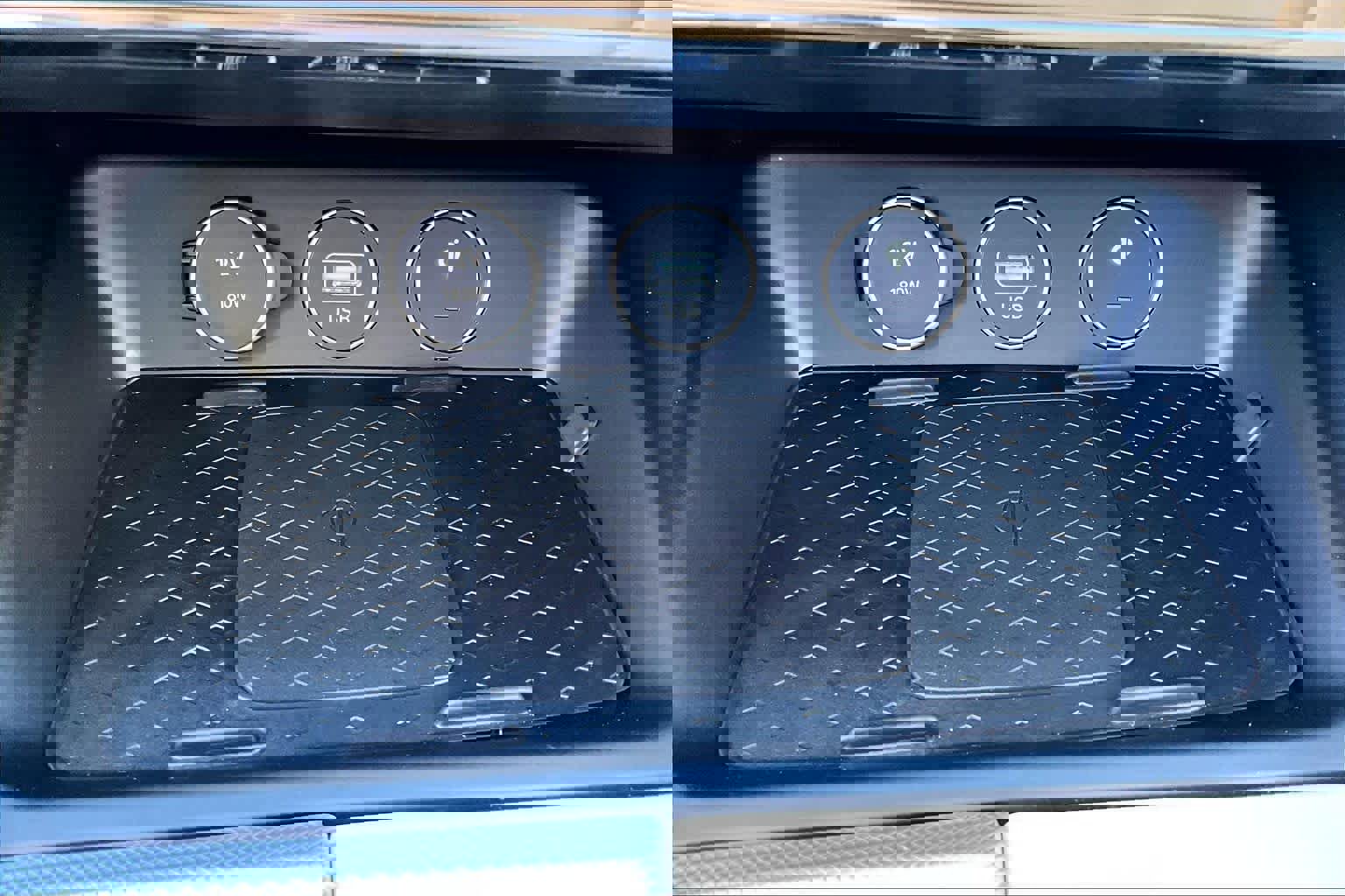 Used 2026 Genesis G70 2.5T Prestige image 31