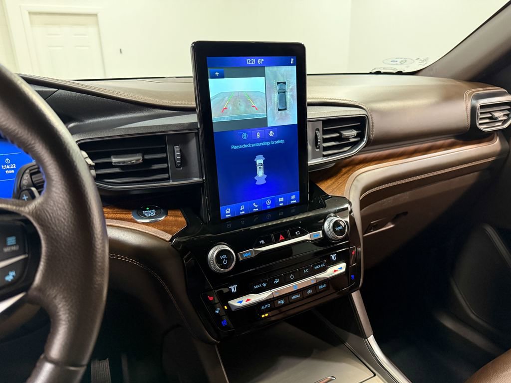 Used 2021 Ford Explorer King Ranch w/ Premium Technology Package image 82