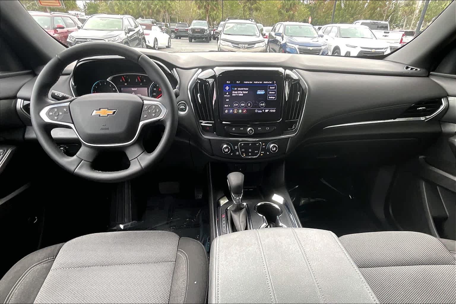 Used 2023 Chevrolet Traverse LT FWD image 15