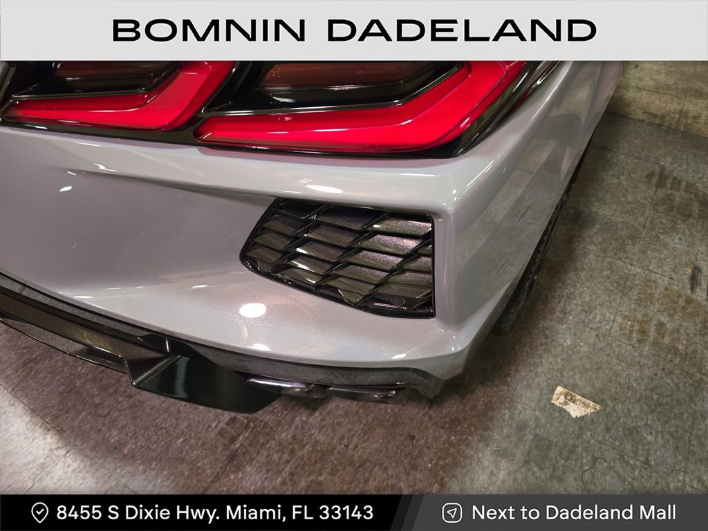 Used 2025 Chevrolet Corvette Stingray image 7