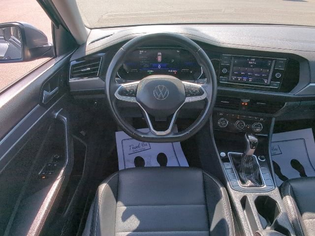 Used 2024 Volkswagen Jetta SE FWD image 14