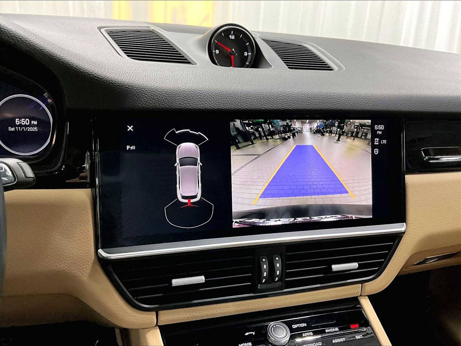 Used 2023 Porsche Cayenne image 21