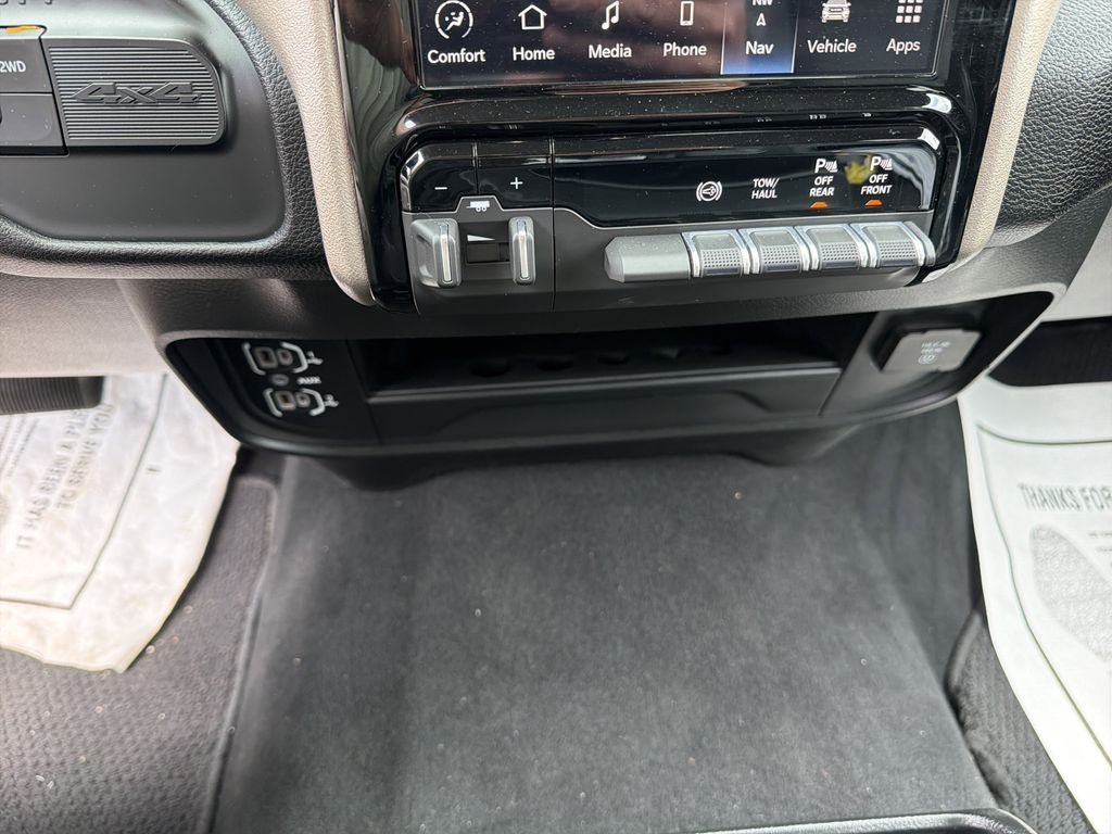 Used 2024 RAM 2500 Laramie AWD/4WD image 21