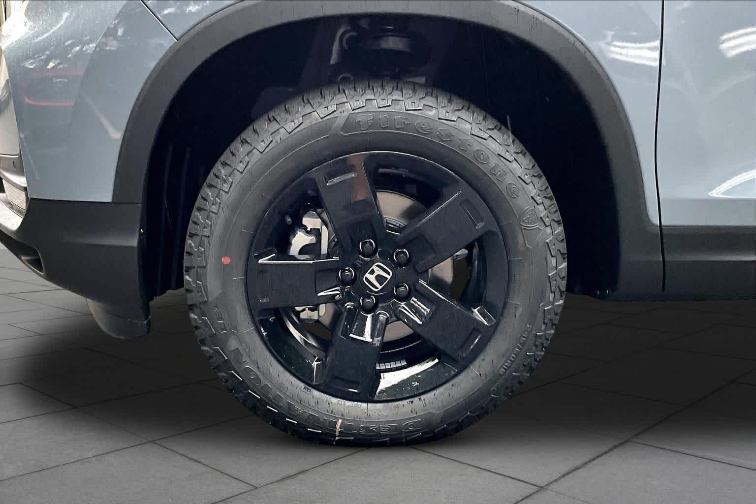 New 2026 Honda Ridgeline Black Edition image 9