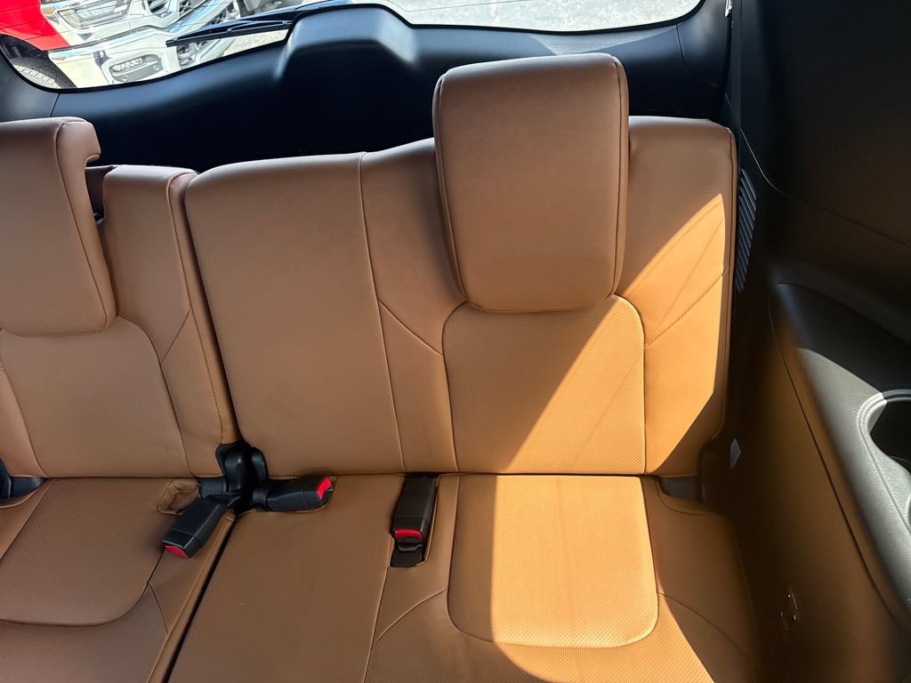 Used 2024 INFINITI QX80 Sensory AWD/4WD image 40