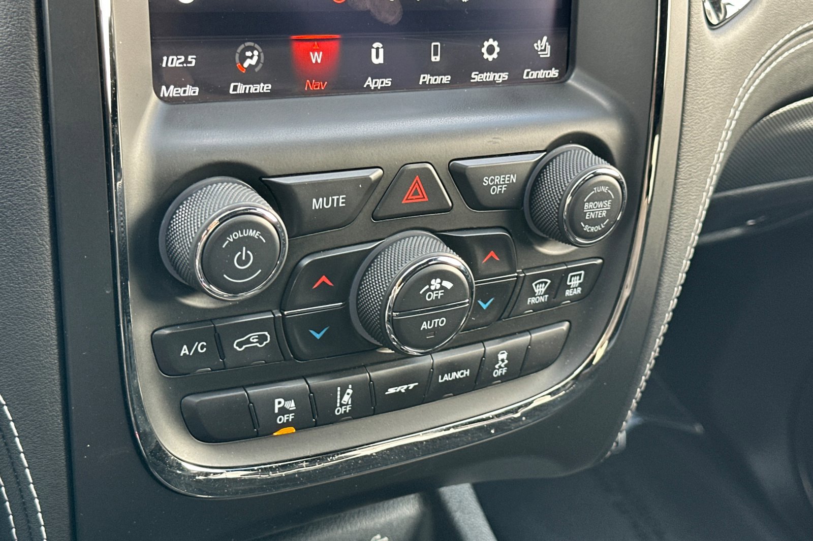 Used 2018 Dodge Durango SRT w/ SRT Interior Appearance Group image 29