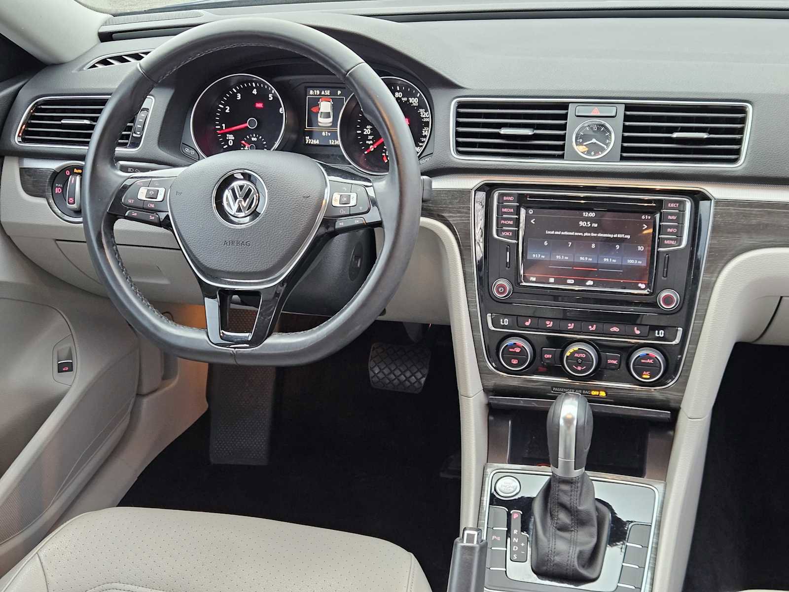 Used 2017 Volkswagen Passat 1.8T SE image 27