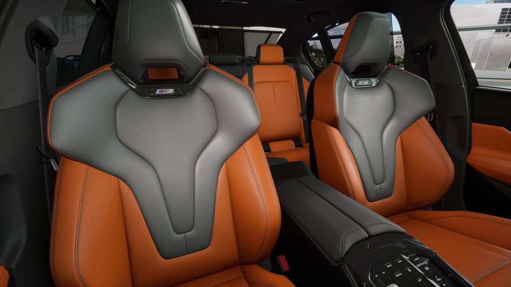 New 2026 BMW M5 w/ Executive Package image 11