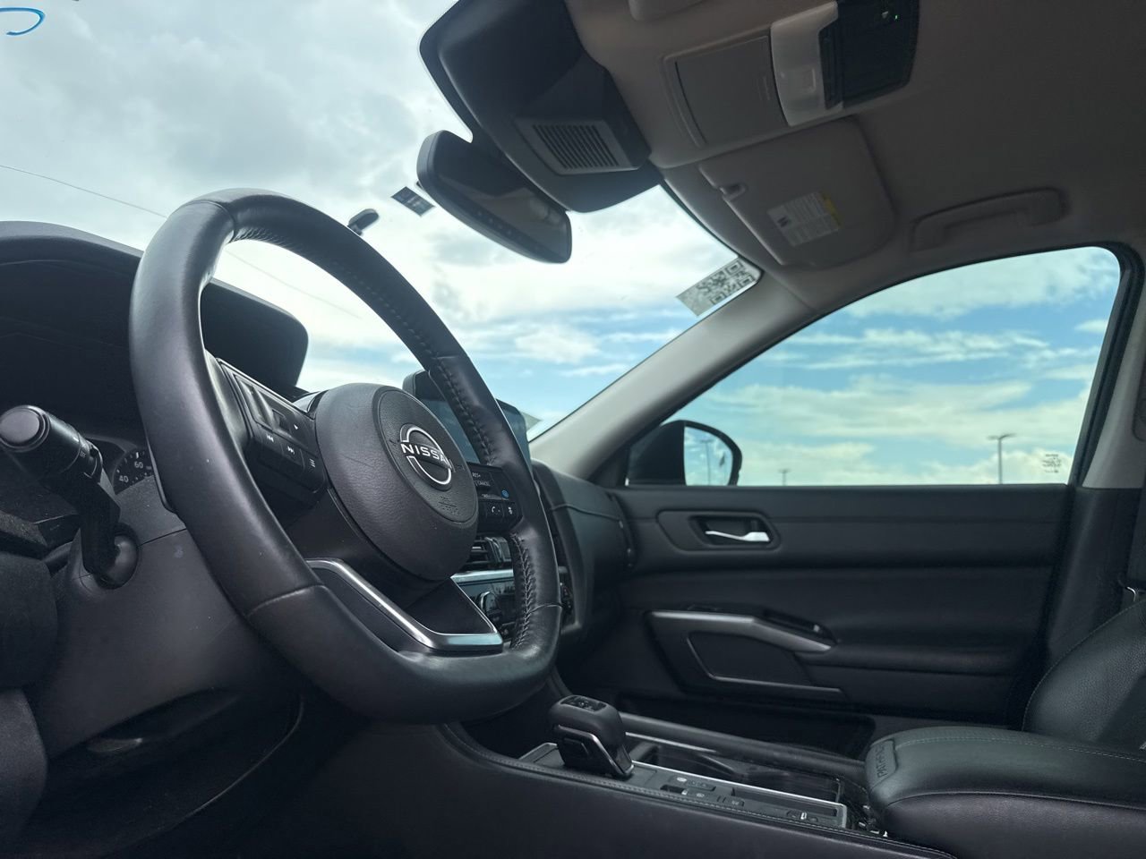 Certified 2022 Nissan Pathfinder SL w/ Lighting Package (N92) FWD image 35