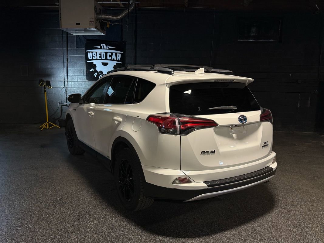 Used 2018 Toyota RAV4 LE w/ All Weather Liner Package AWD/4WD image 3