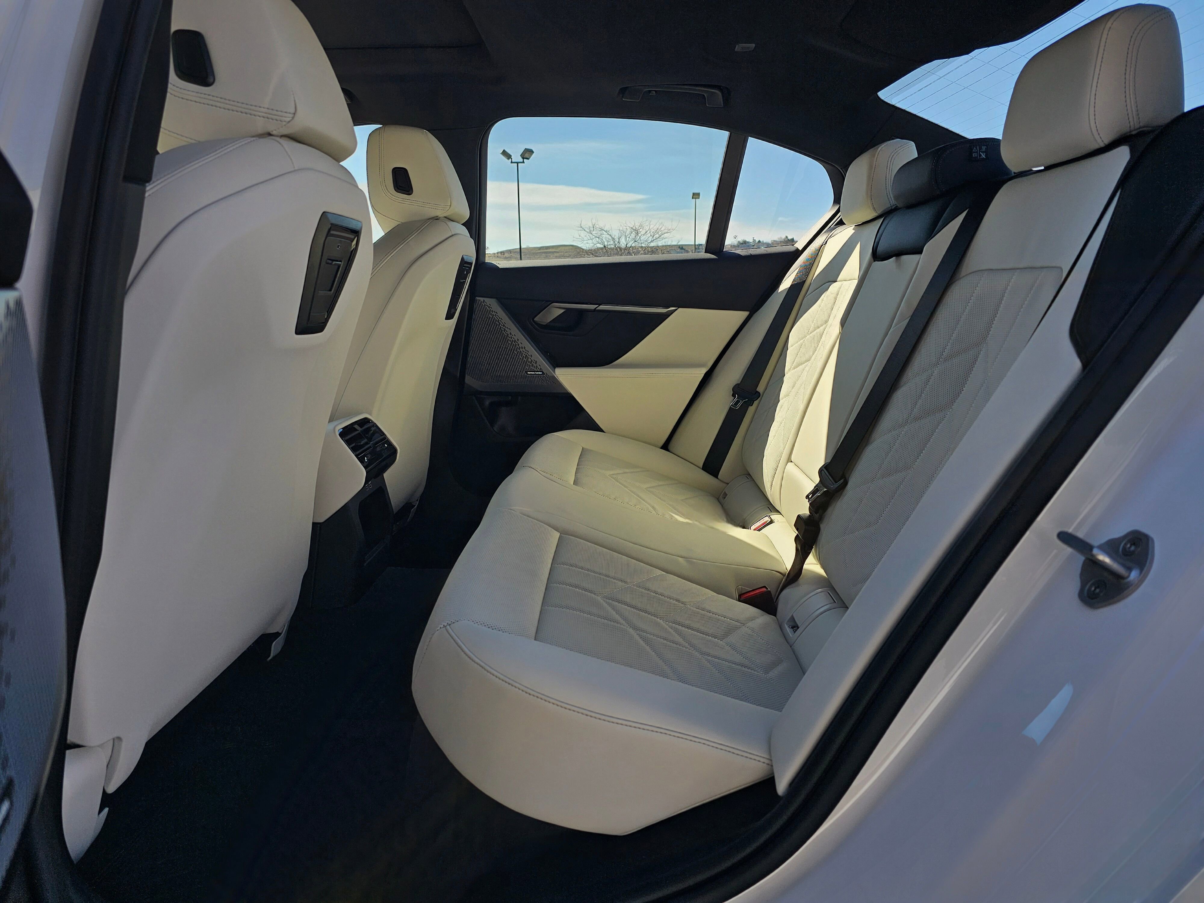 New 2025 BMW 530i xDrive image 13