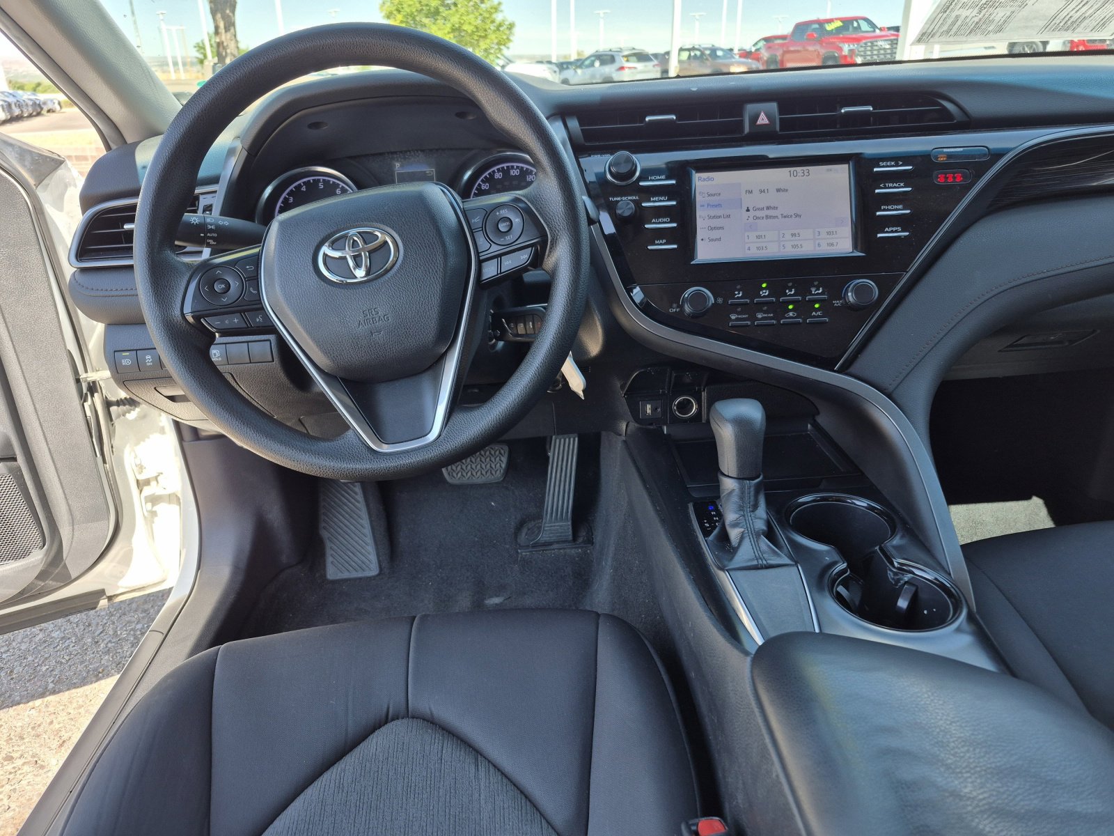 Used 2019 Toyota Camry LE FWD image 18