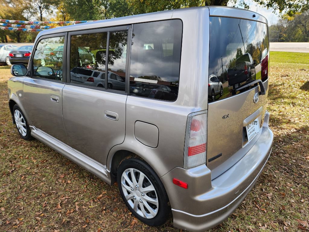 Used 2006 Scion xB FWD image 3