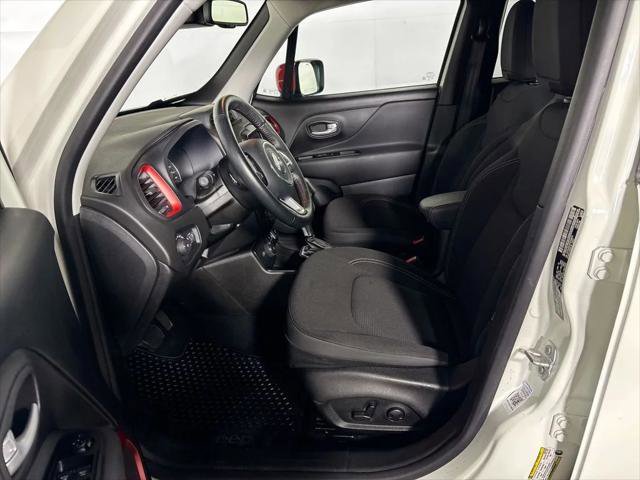 Certified 2023 Jeep Renegade Latitude w/ Sun/Sound Group AWD/4WD image 12