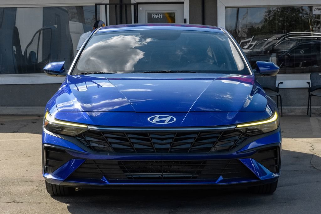 Used 2025 Hyundai Elantra SE image 7