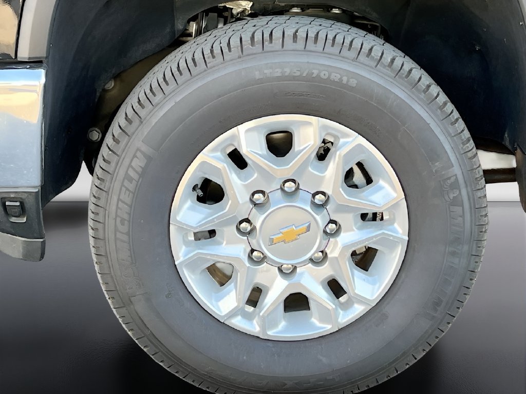 Used 2025 Chevrolet Silverado 2500 LTZ w/ LTZ Plus Package AWD/4WD image 31