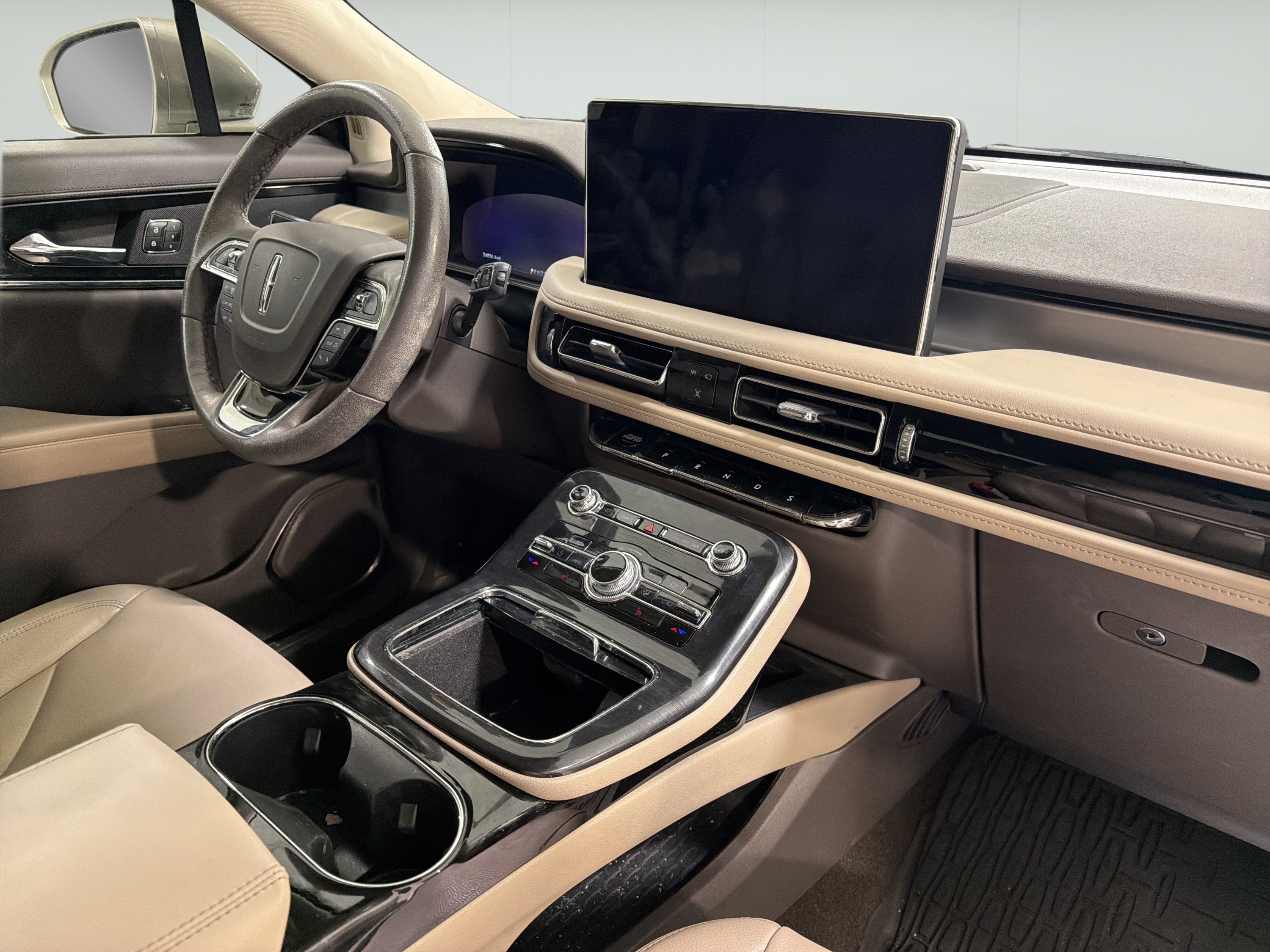 Used 2023 Lincoln Nautilus AWD image 14