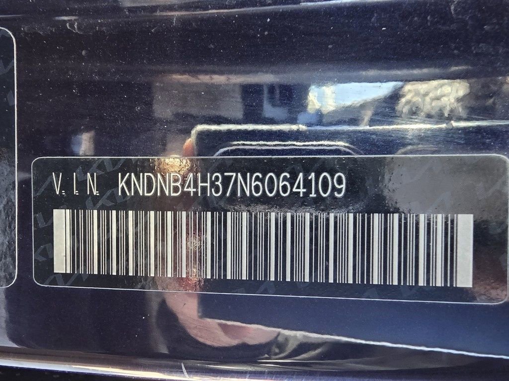 Used 2022 Kia Carnival LX image 34