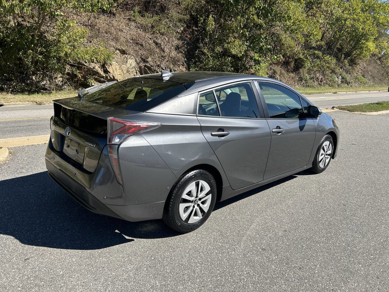 Used 2017 Toyota Prius Two image 7