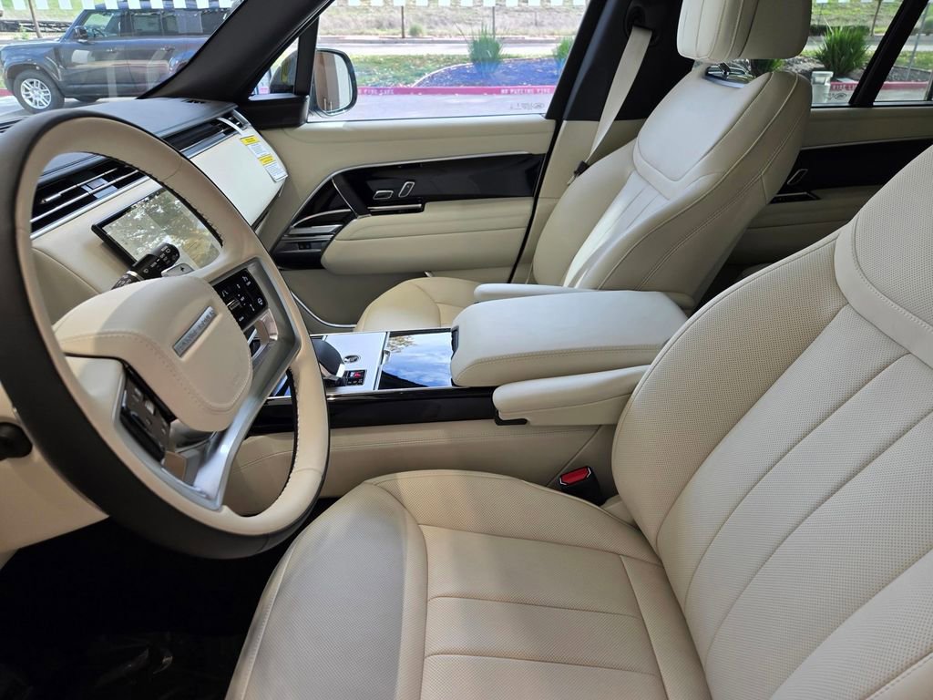 New 2025 Land Rover Range Rover SE image 45