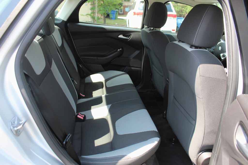 Used 2014 Ford Focus SE w/ SE Sport Package FWD image 24