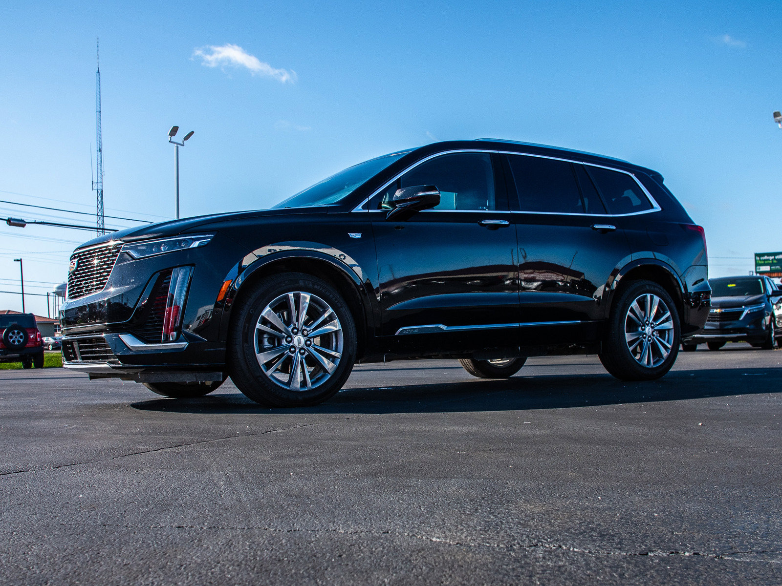 Used 2024 Cadillac XT6 Premium Luxury w/ Platinum Package AWD/4WD image 4