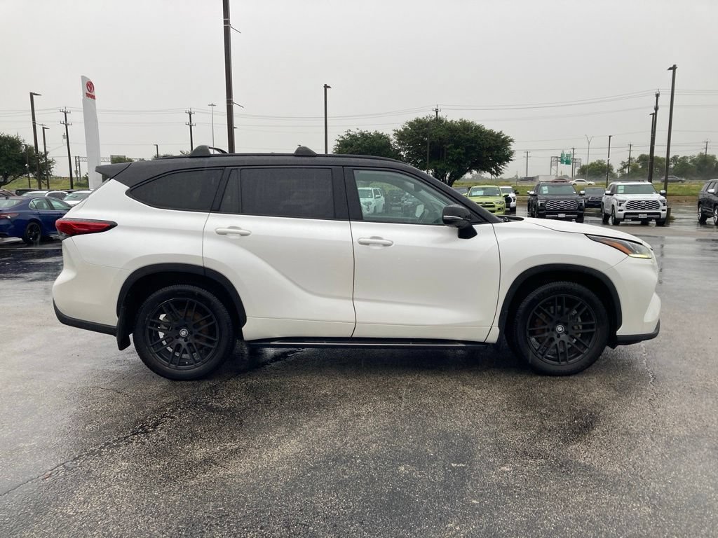 Used 2021 Toyota Highlander Platinum AWD/4WD image 4