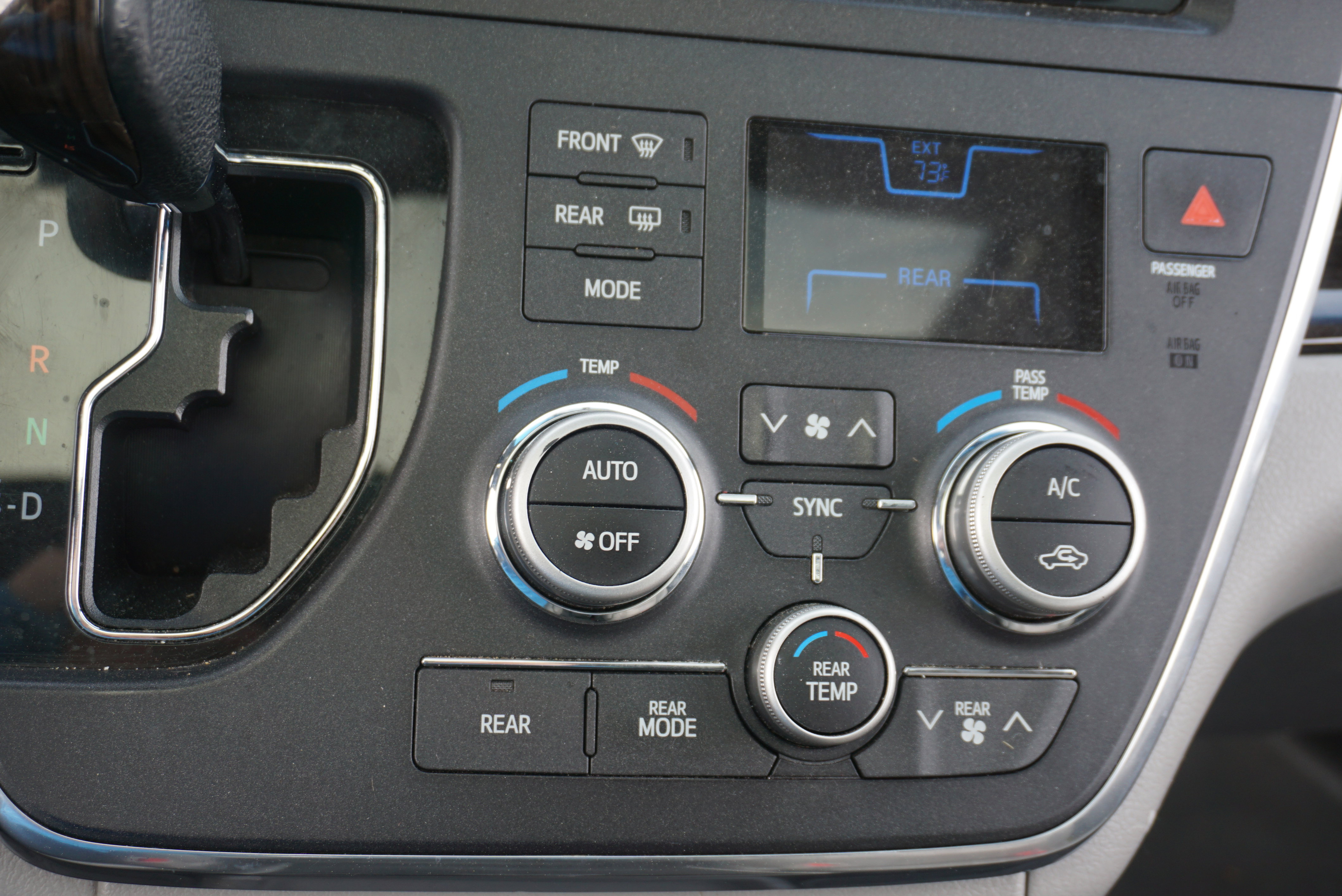 Used 2015 Toyota Sienna XLE image 13