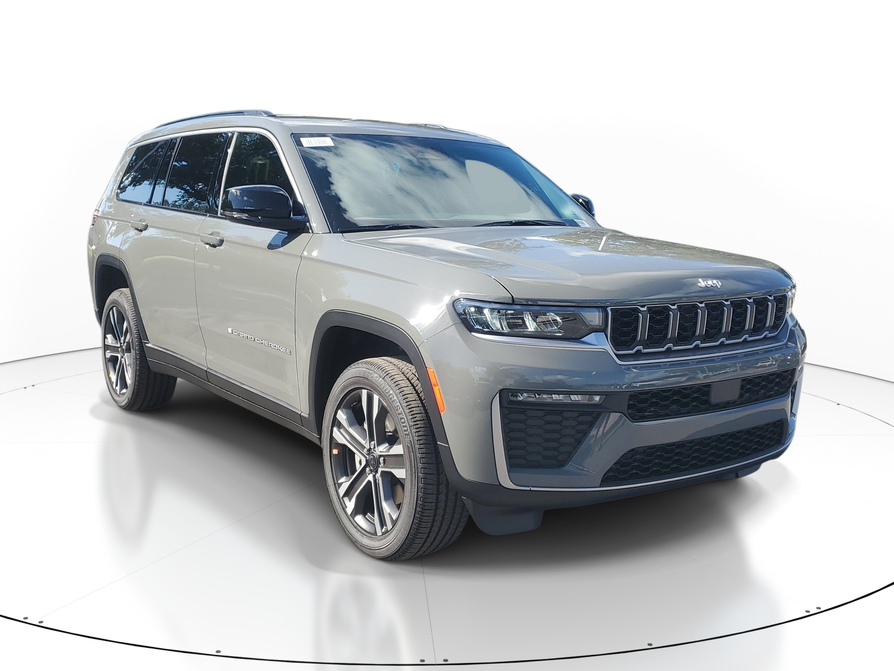 New 2027 Jeep Grand Cherokee L Limited RWD image 2