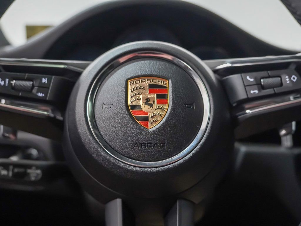 Certified 2025 Porsche Macan image 27