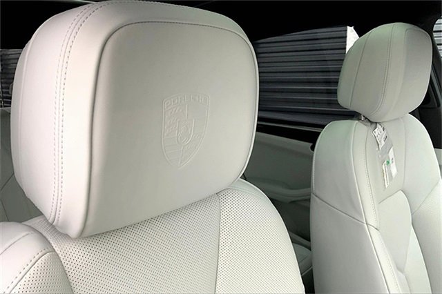 New 2025 Porsche Macan image 8
