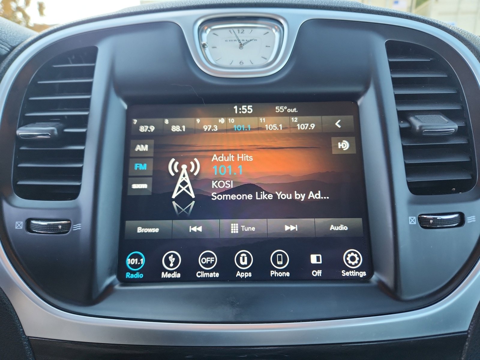 Used 2018 Chrysler 300 Touring image 32