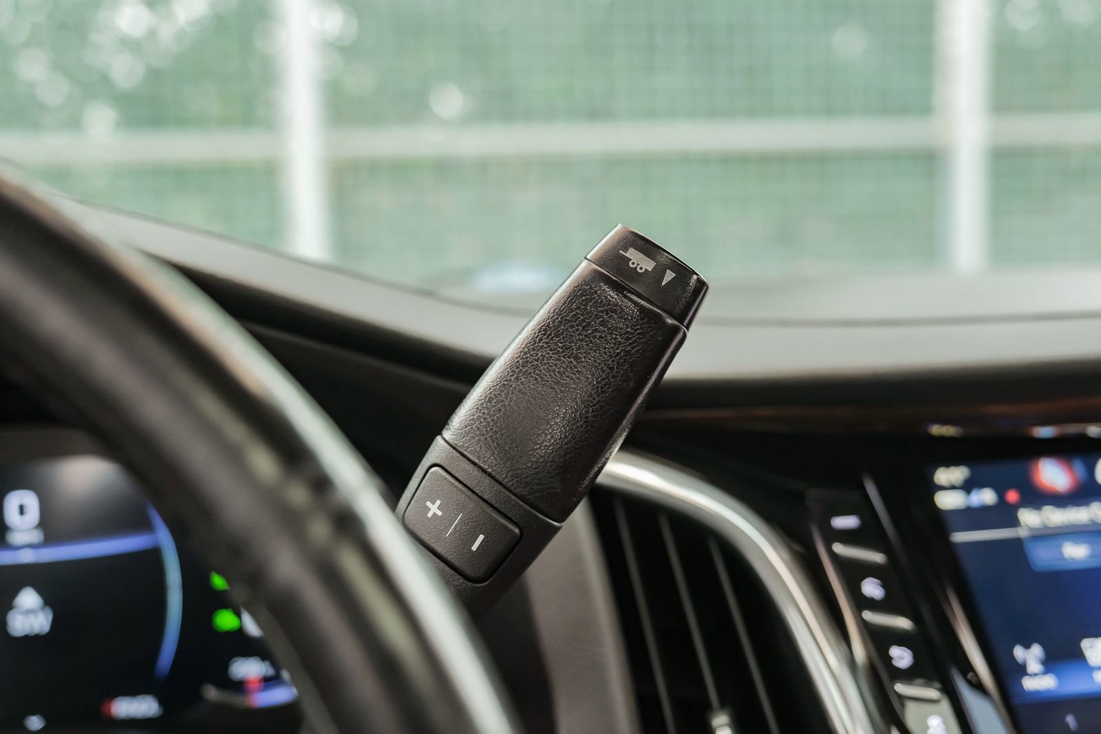 Used 2017 Cadillac Escalade ESV Luxury AWD/4WD image 22