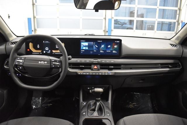 Used 2025 Kia K4 FWD image 5