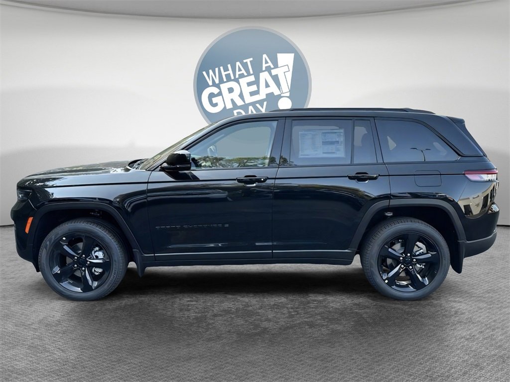 New 2025 Jeep Grand Cherokee Limited w/ Black Appearance Package image 3