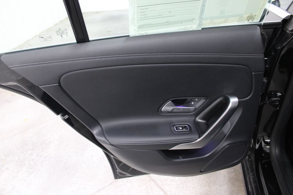 Used 2025 Mercedes-Benz CLA 250 image 19