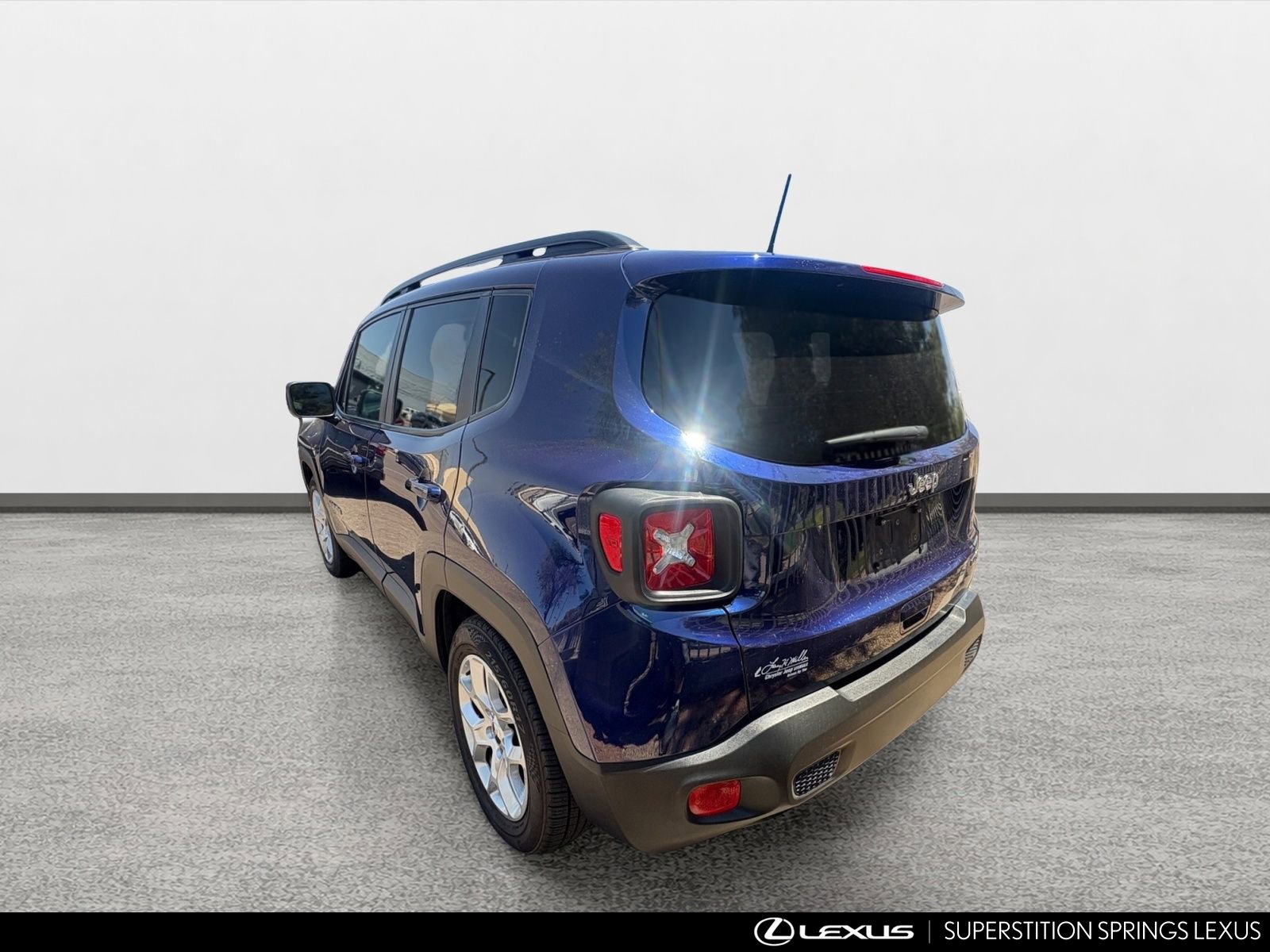 Used 2018 Jeep Renegade Latitude FWD image 4