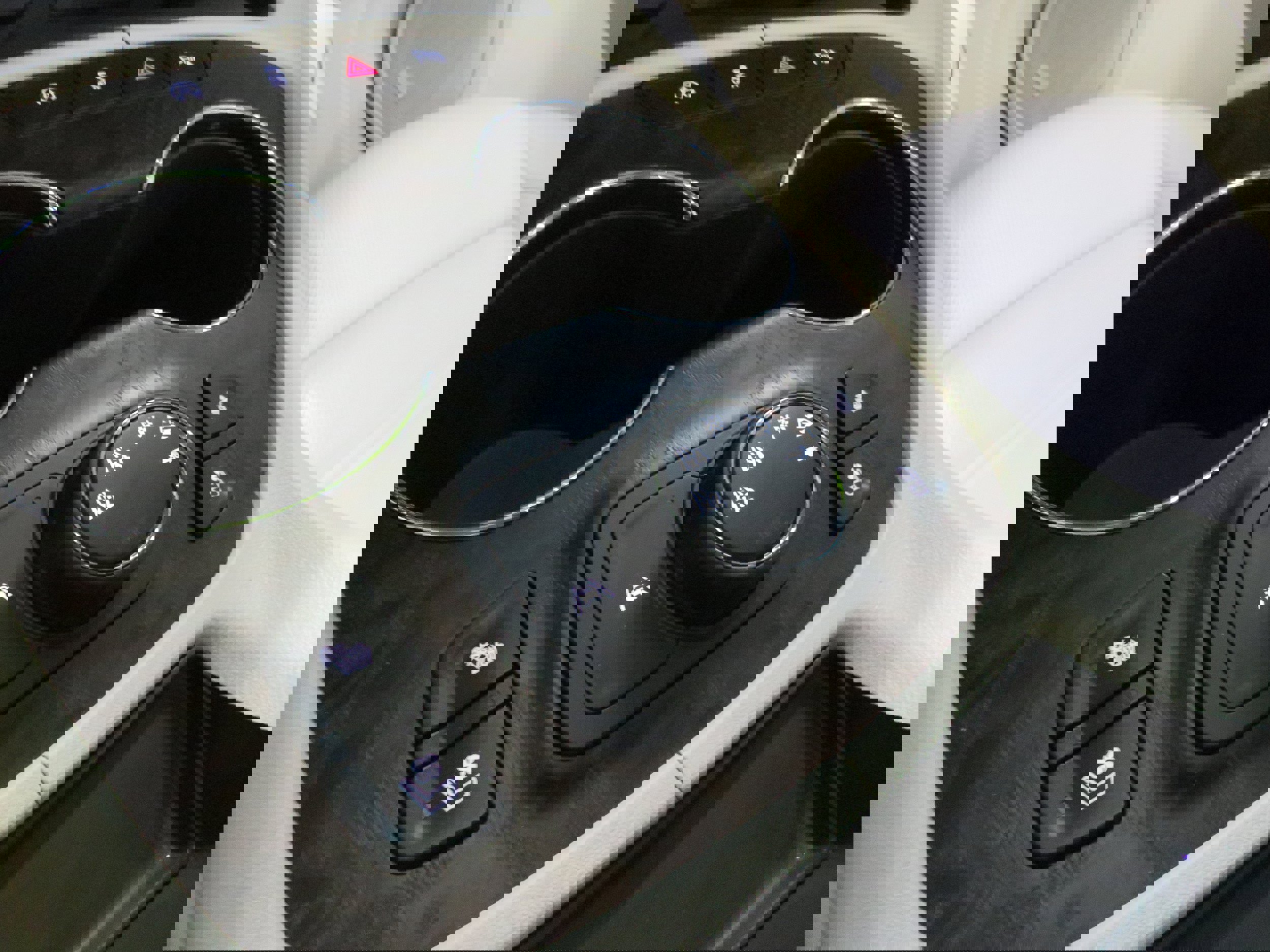 Used 2023 GMC Acadia Denali w/ Denali Ultimate Package image 16