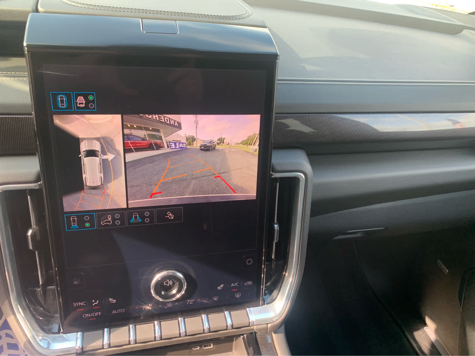 Used 2025 GMC Yukon Elevation AWD/4WD image 18