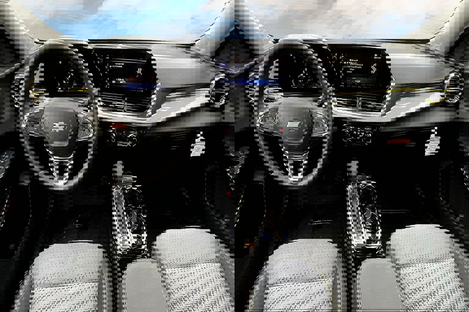 Used 2024 Chevrolet Trax LT w/ Driver Confidence Package image 7