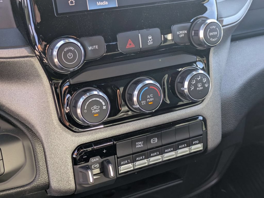 New 2026 RAM 4500 Tradesman w/ Chrome Appearance Group AWD/4WD image 18