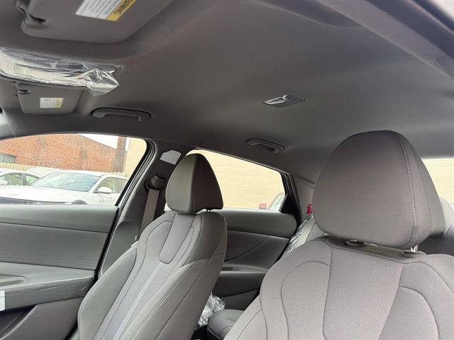 New 2026 Hyundai Elantra SE FWD image 16