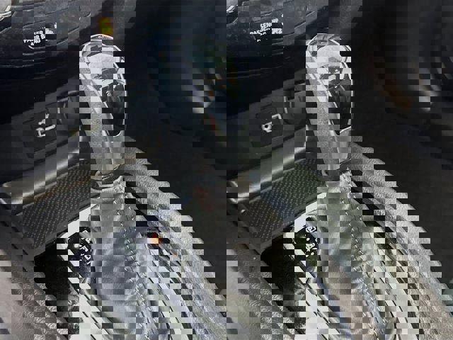 Used 2018 Nissan Rogue SV w/ Sun & Sound Touring Package image 15