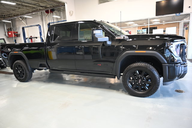 New 2026 GMC Sierra 3500 AT4 w/ AT4 Premium Plus Package AWD/4WD image 4