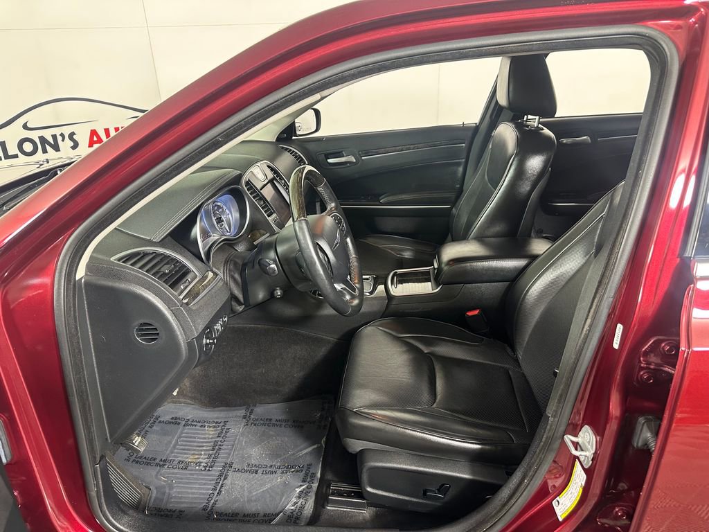 Used 2018 Chrysler 300 Limited w/ Safetytec Plus Group image 15
