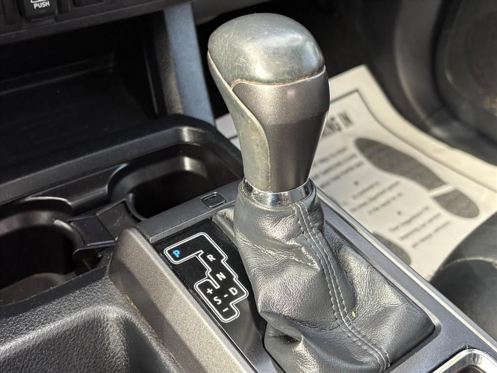 Used 2018 Toyota Tacoma TRD Sport AWD/4WD image 24