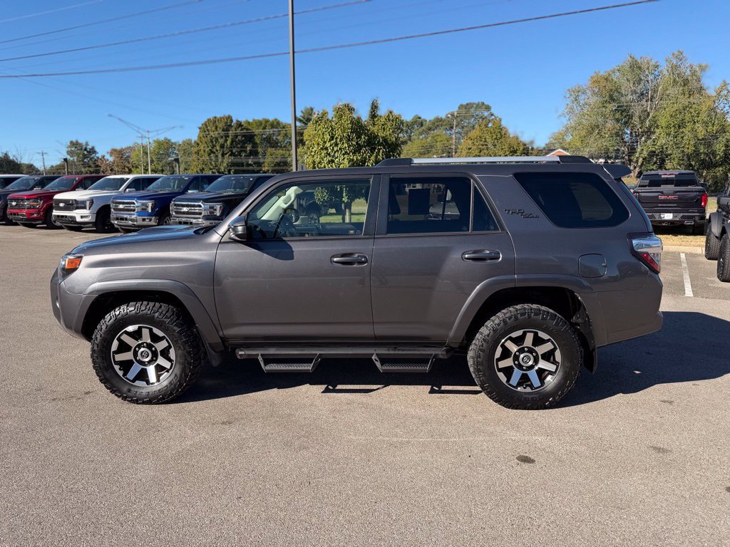 Used 2018 Toyota 4Runner TRD Off-Road AWD/4WD image 4