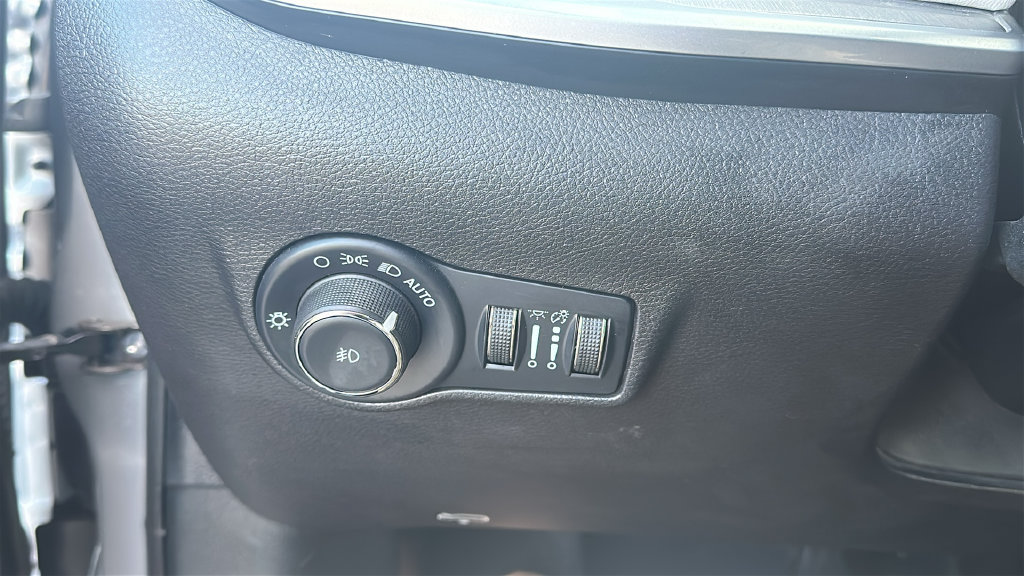 Used 2025 Jeep Compass Limited AWD/4WD image 20